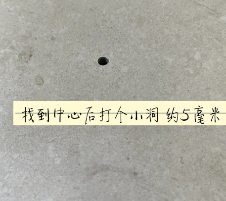 崇义瓷砖空鼓维修公司专业解答在瓷砖铺贴过程中，如果砂料搅拌不均匀，将会带来以下问题