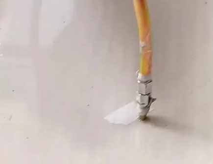 崇义瓷砖空鼓维修公司专业解答在瓷砖铺贴过程中，如果使用的砂料过粗（如全部使用了粗砂），可能会导致以下问题